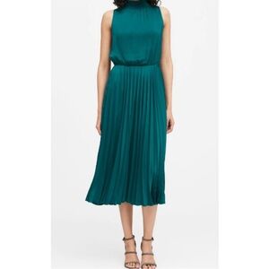 Banana Republic Sleeveless Satin Dress - Size Small